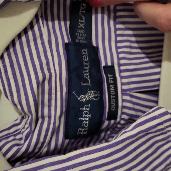 Excellent condition Ralph Lauren Custom Fit Button Up - Picture 2 of 5
